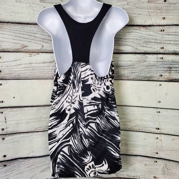 Maurices Women’s 1x Black White Abstract Print Rayon Racerback Tank Top - Picture 5 of 8